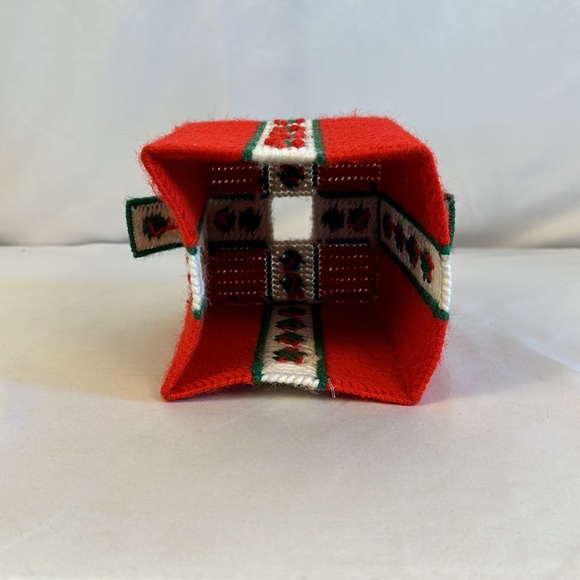 Christmas Tissue Box Cover Plastic Kit Completed Christmas Present Holly Bow - Picture 5 of 9